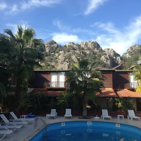 库特勒酒店 3* Çıralı