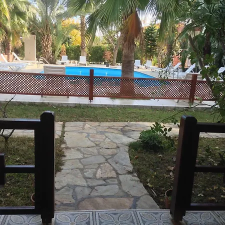 Kutle Hotel Çıralı
