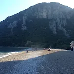 Kutle Szálloda Çıralı